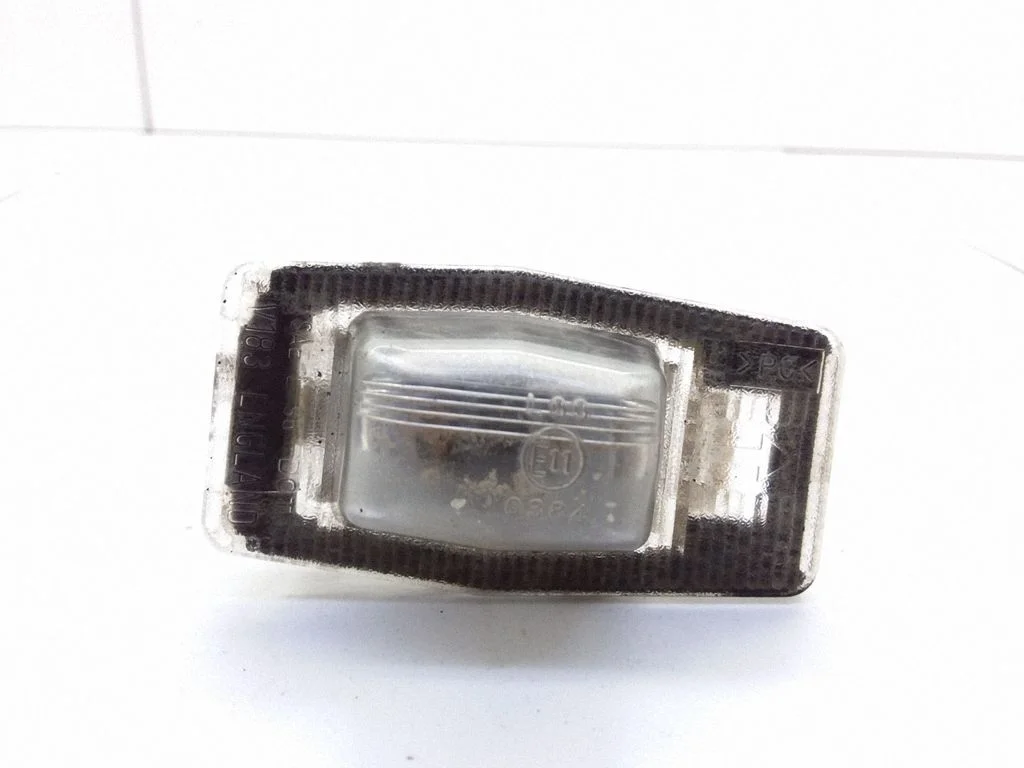Number plate light E110384
