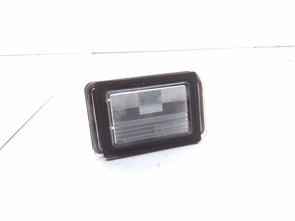 Numbrimärgi valgustus 3591068L0 – Suzuki Swift II (2010-2016)