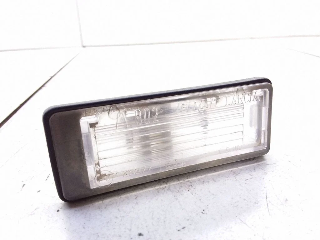 Number plate light E343377