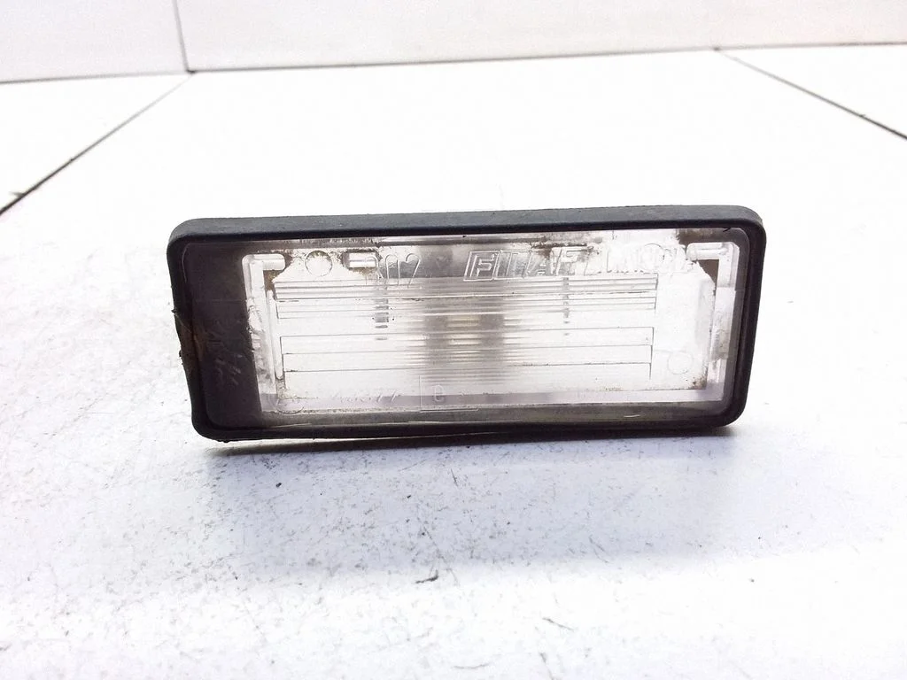 Number plate light E343377