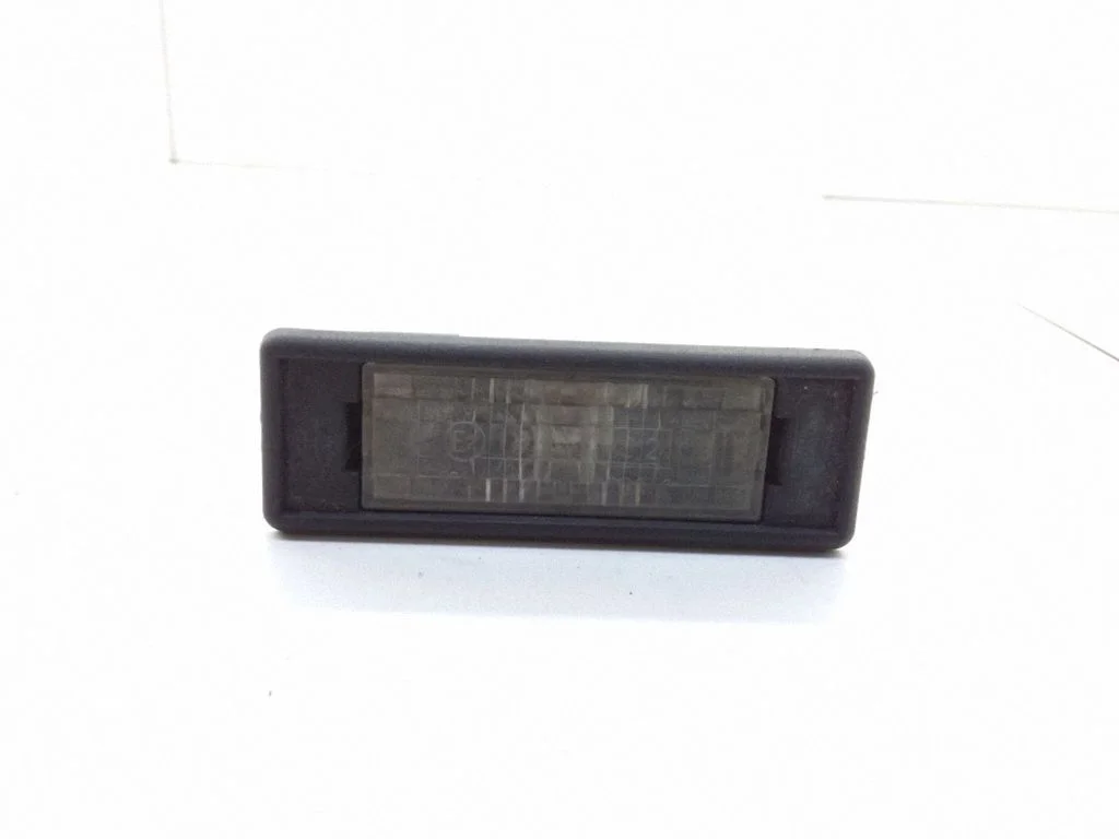 Number plate light E290146