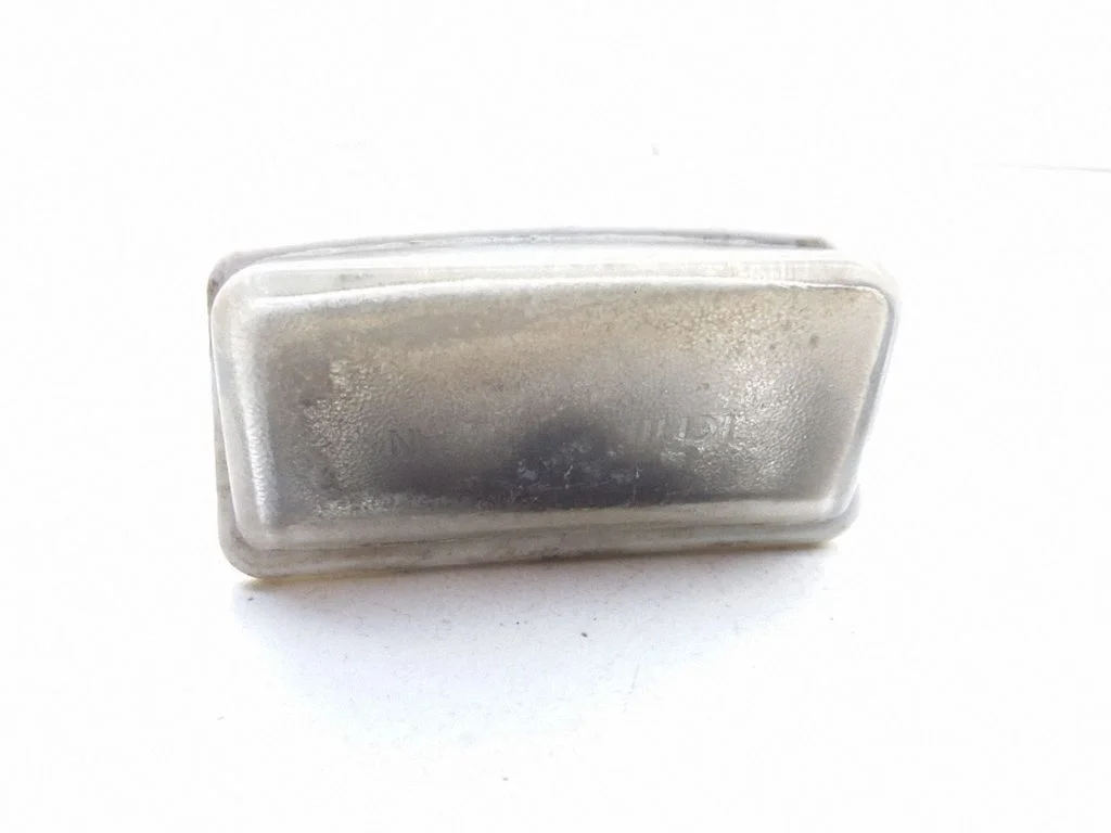 Number plate light E130186