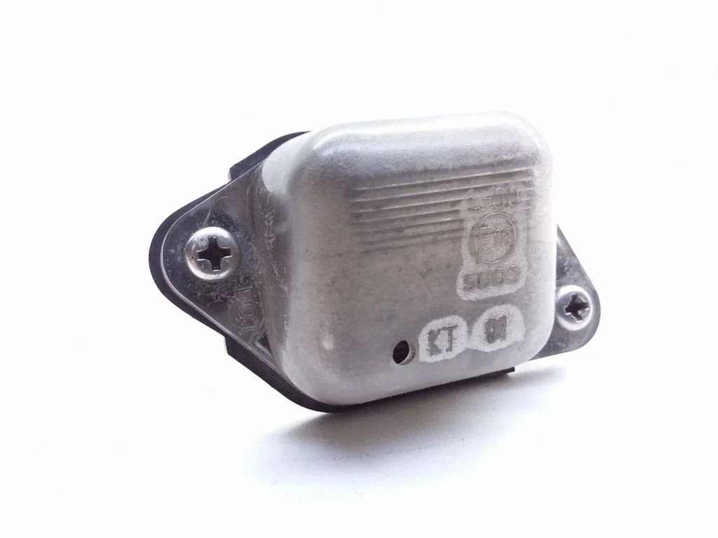 Number plate light E135003