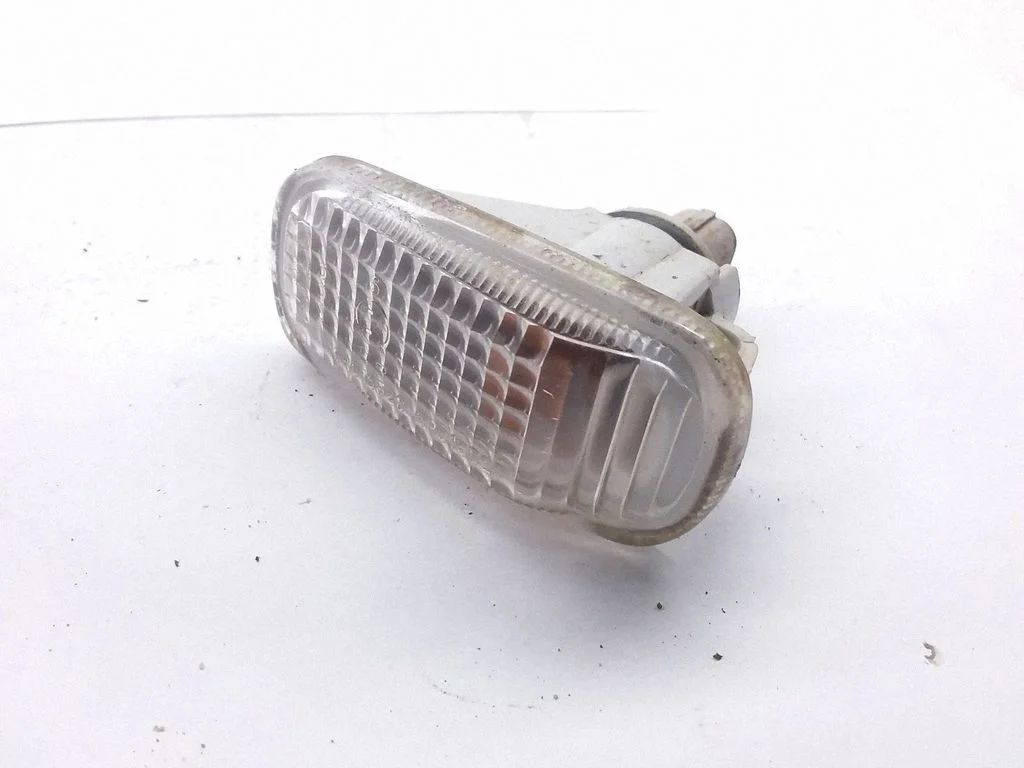 Front fender indicator light – Honda Civic (2001-2005)