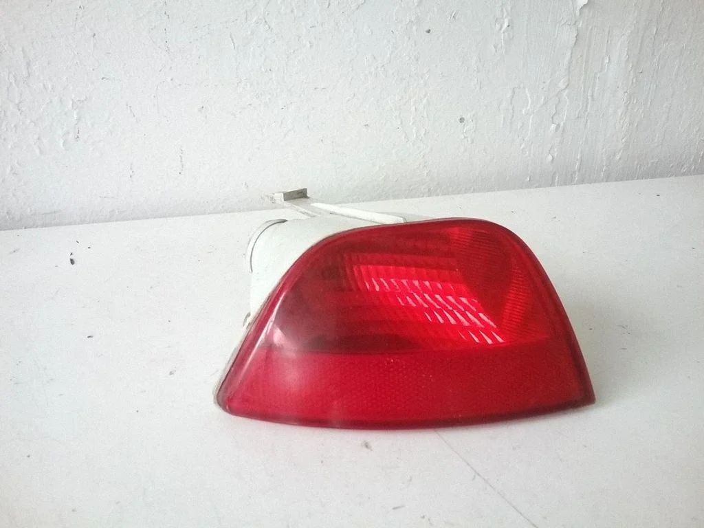 Rear fog light – Ford Focus (1998-2004)