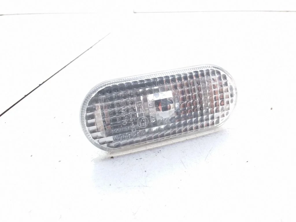 Front fender indicator light 1J5949117A