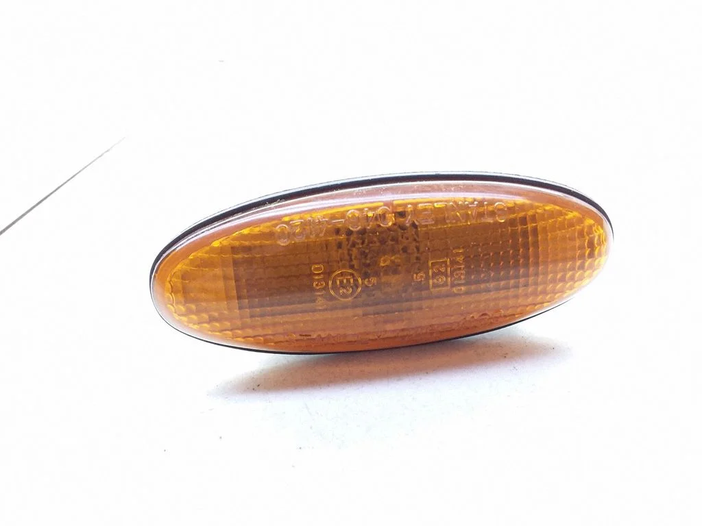 Front fender indicator light 0464120