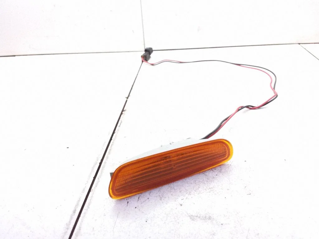 Front fender indicator light FL30613665