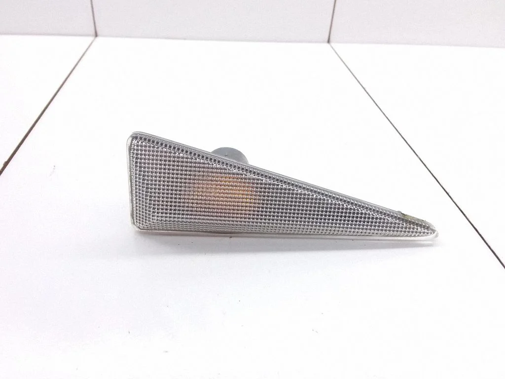 Front fender indicator light – Renault Megane II (2002-2005)