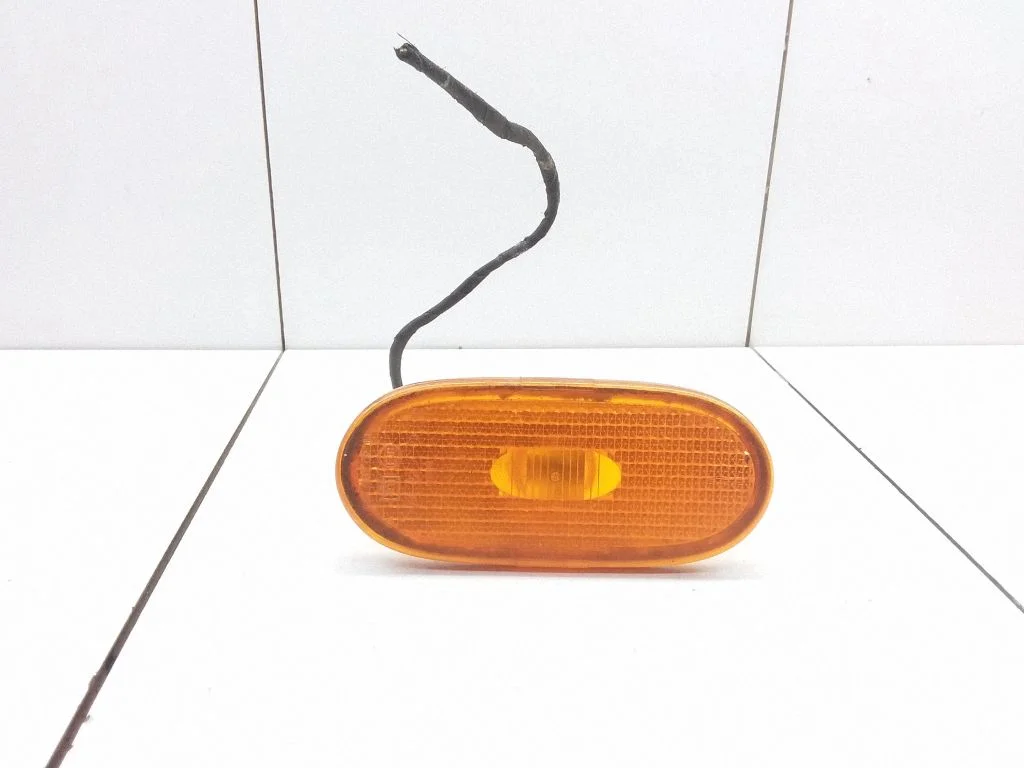 Front fender indicator light A0038202956