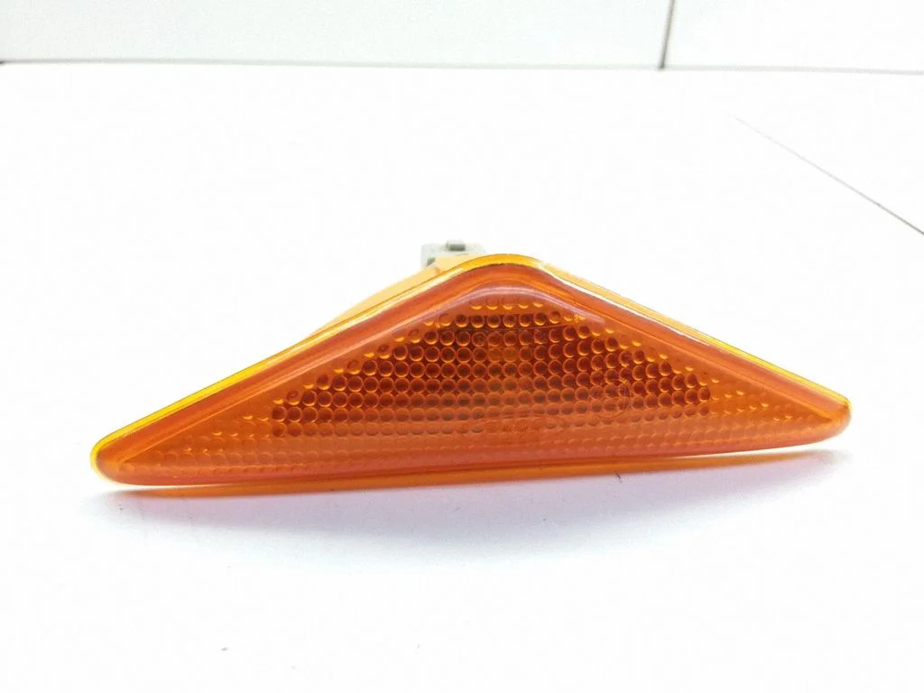 Front fender indicator light XS4H3K354A