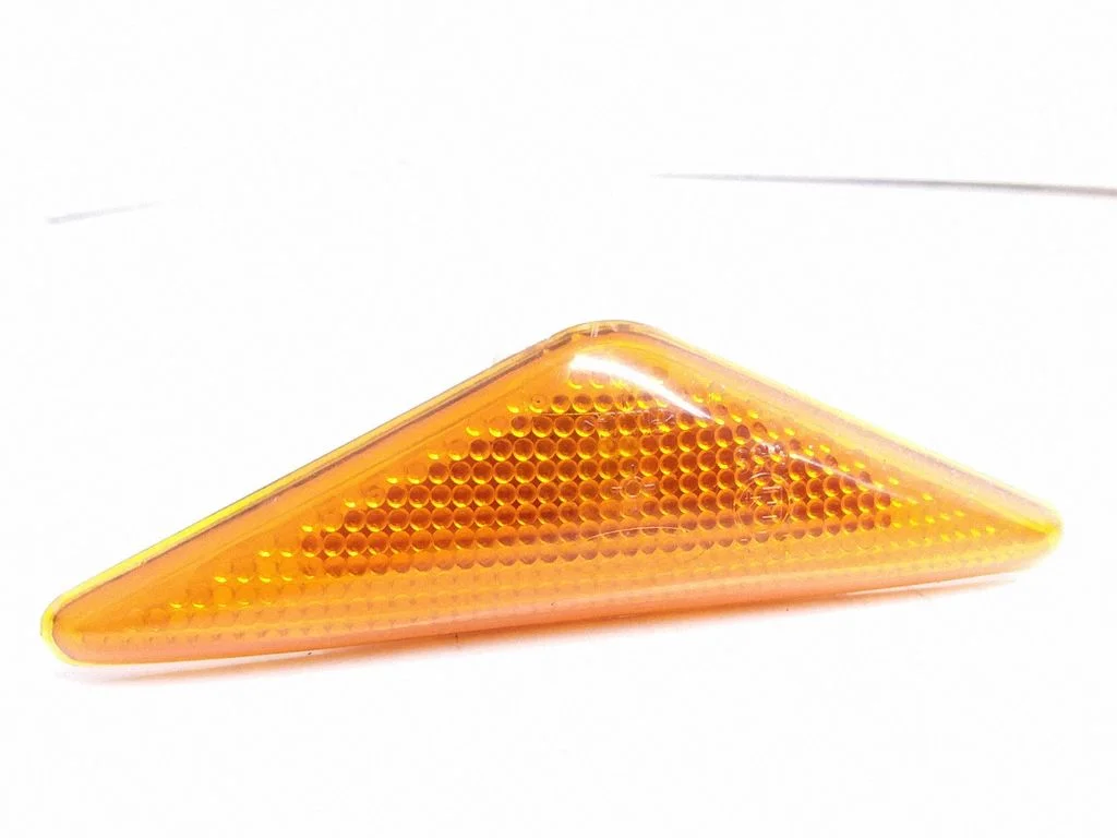 Front fender indicator light XS4H3K354A