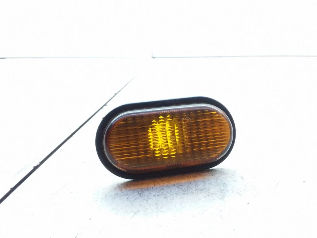 Front fender indicator light 7700847333