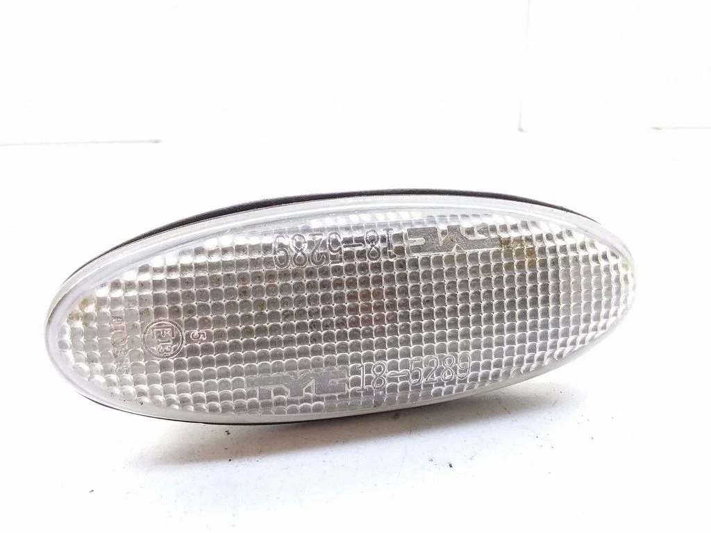 Front fender indicator light – Mazda 626 (1992-1997)