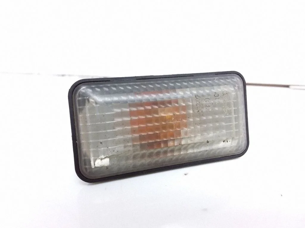 Front fender indicator light – Volkswagen Vento (1992-1998)
