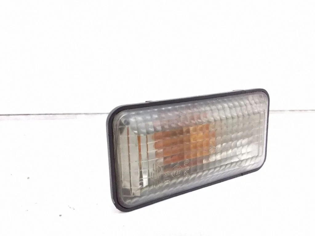 Front fender indicator light – Volkswagen Vento (1992-1998)
