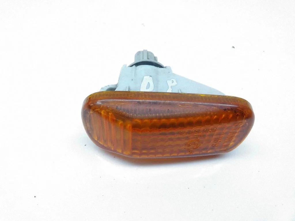 Front fender indicator light – Honda Civic (2001-2005)