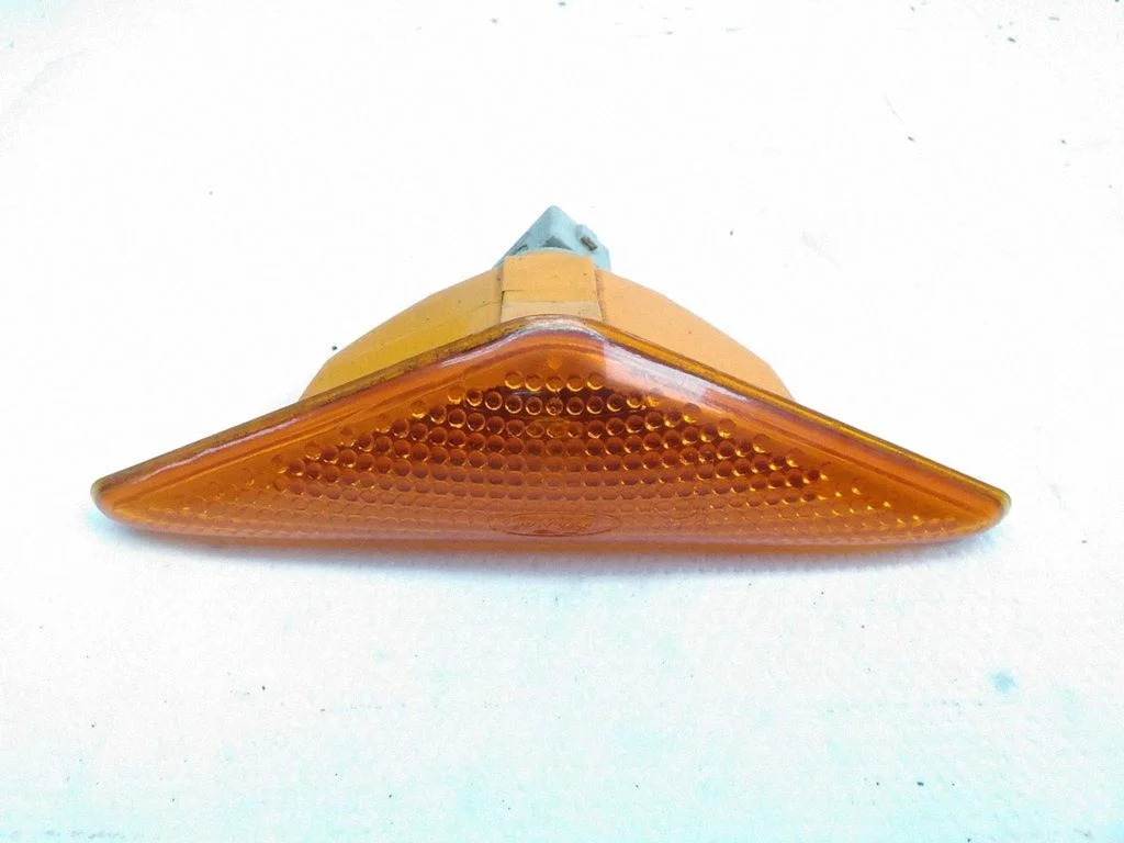Front fender indicator light XS4H3K354A