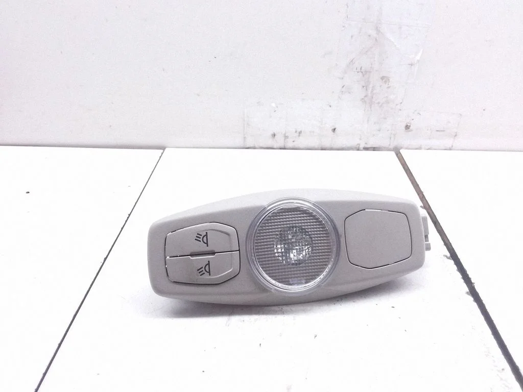 Aizmugurējo sēdvietu apgaismojuma lukturis – Ford C-MAX II (2010-2019)