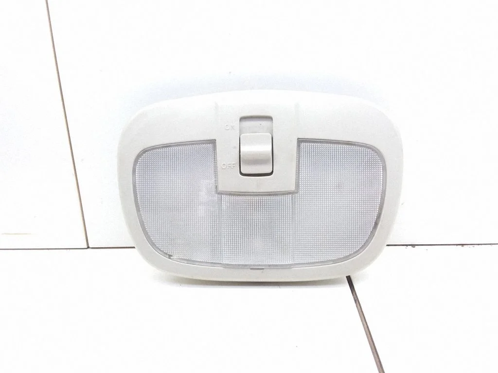 Rear seat light 8372008000
