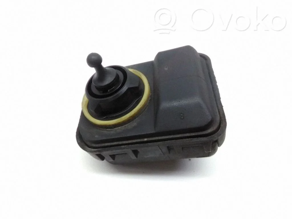 Headlight level adjustment motor – Opel Zafira A (1999-2005)