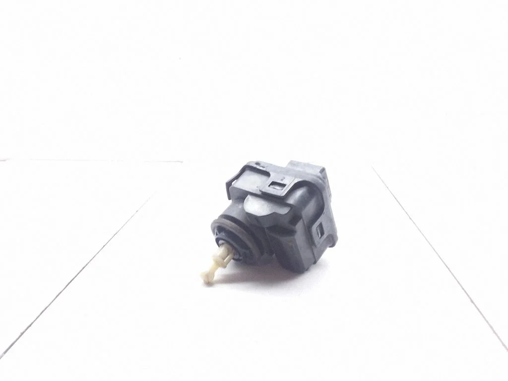 Lukturu augstuma regulēšanas motoriņš – Audi A3 S3 8L (1996-2003)