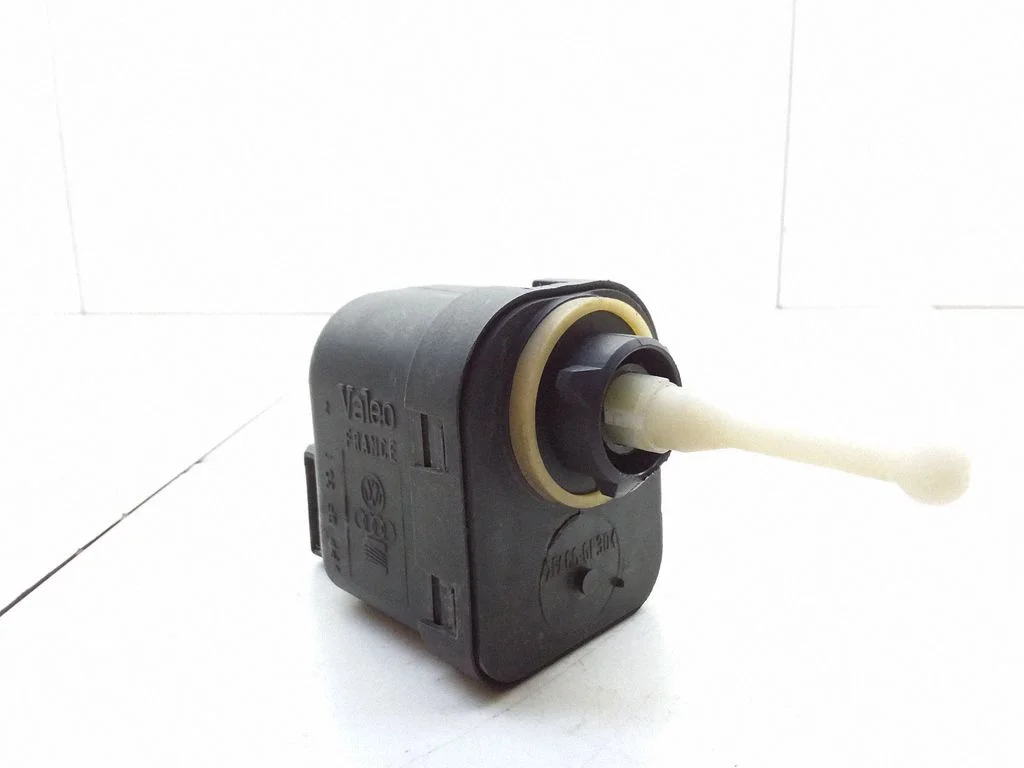 Headlight level adjustment motor – Volkswagen Caddy (1996-2003)