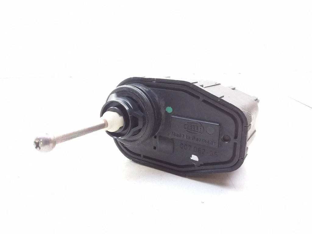 Lukturu augstuma regulēšanas motoriņš 00706205
