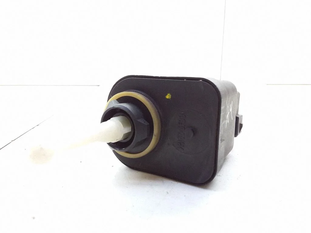 Headlight level adjustment motor 6K5941295