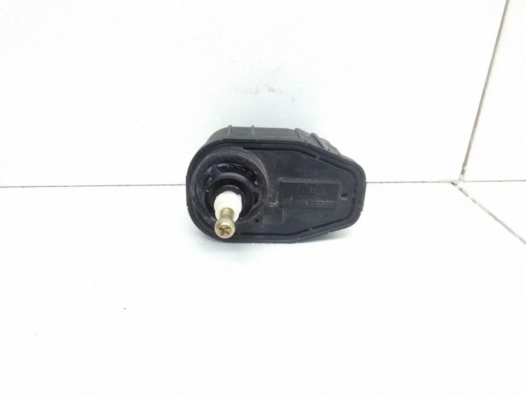 Headlight level adjustment motor 00437528
