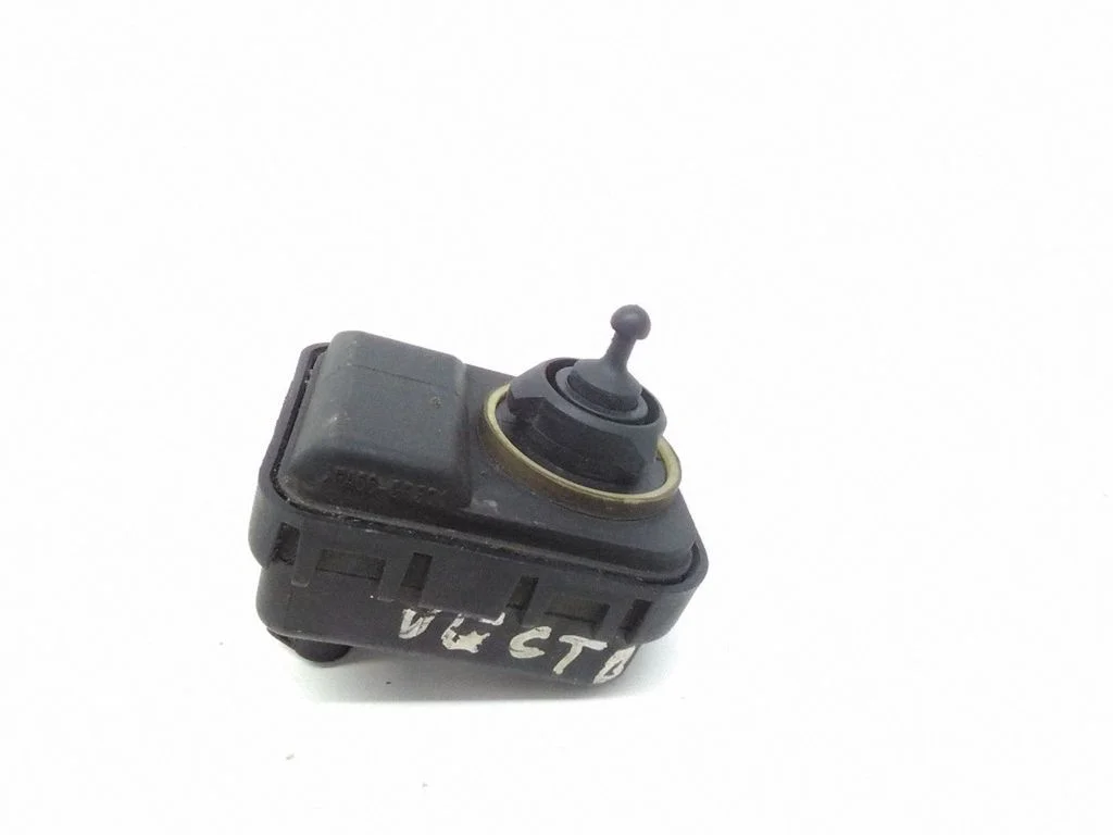 Headlight level adjustment motor – Opel Vectra B (1996-2002)