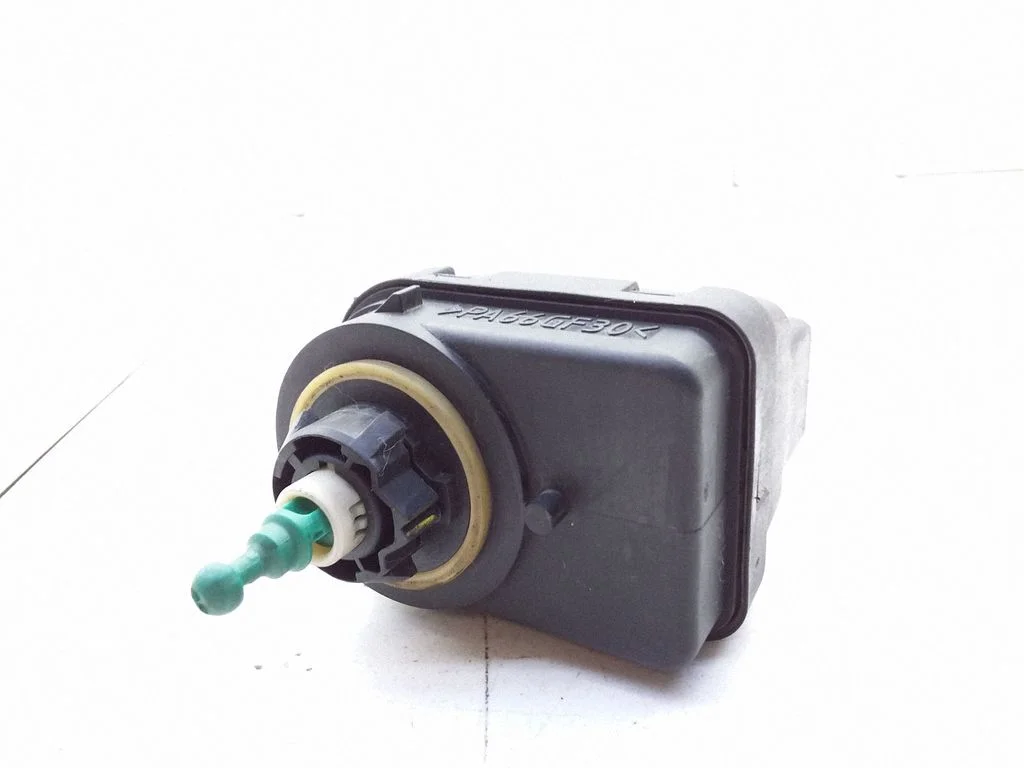 Lukturu augstuma regulēšanas motoriņš 7700415342