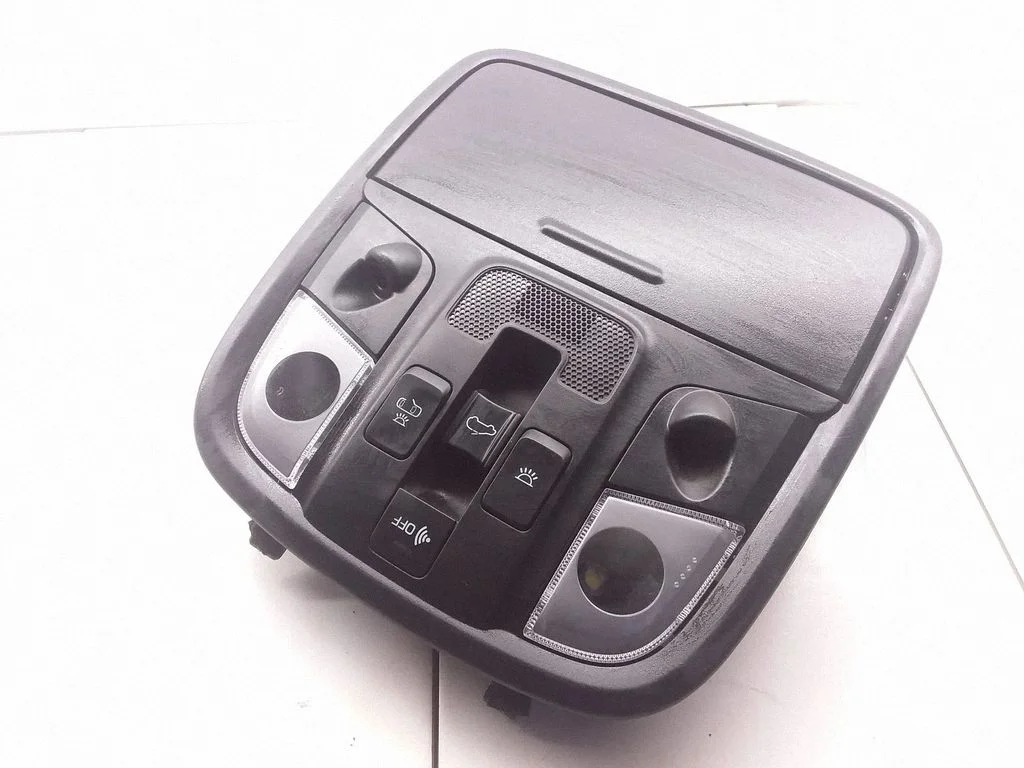 Esiistmete valgustustuli – KIA Sportage (2016-2021)
