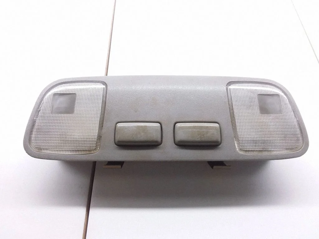 Esiistmete valgustustuli – Toyota Avensis Verso (2001-2009)