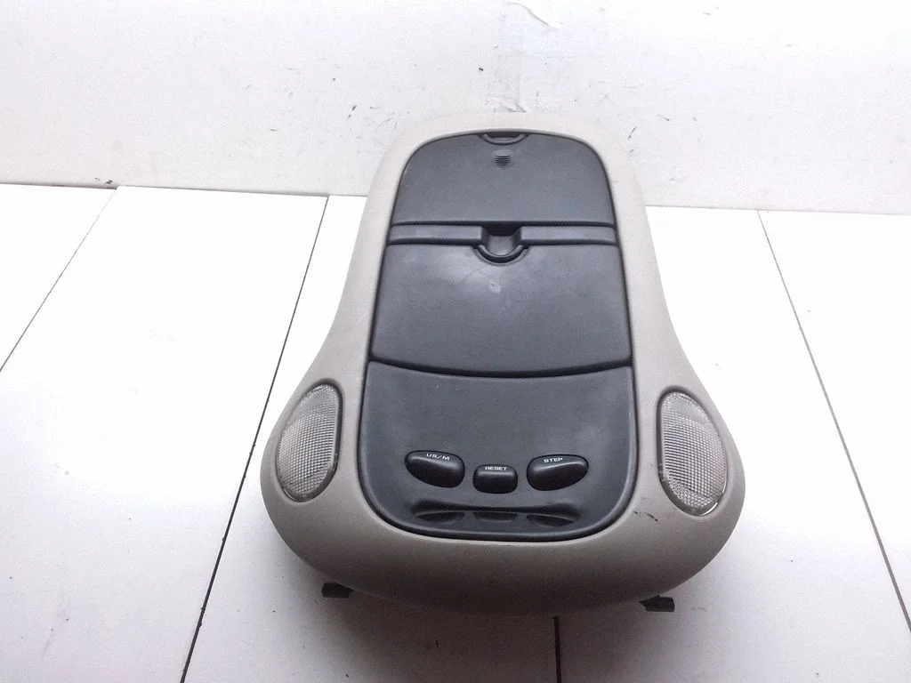 Priekšējo sēdvietu apgaismojuma lukturis – Chrysler Grand Voyager III (1995-2000)