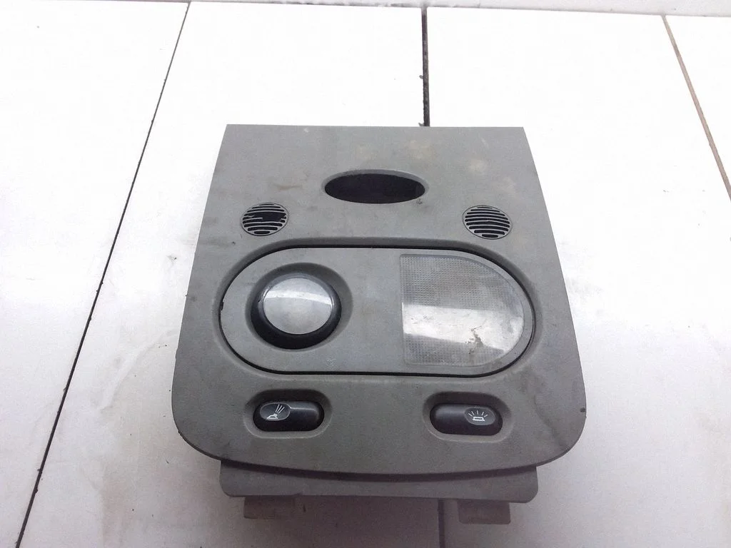Front seat light – Renault Master III (2010-2024)