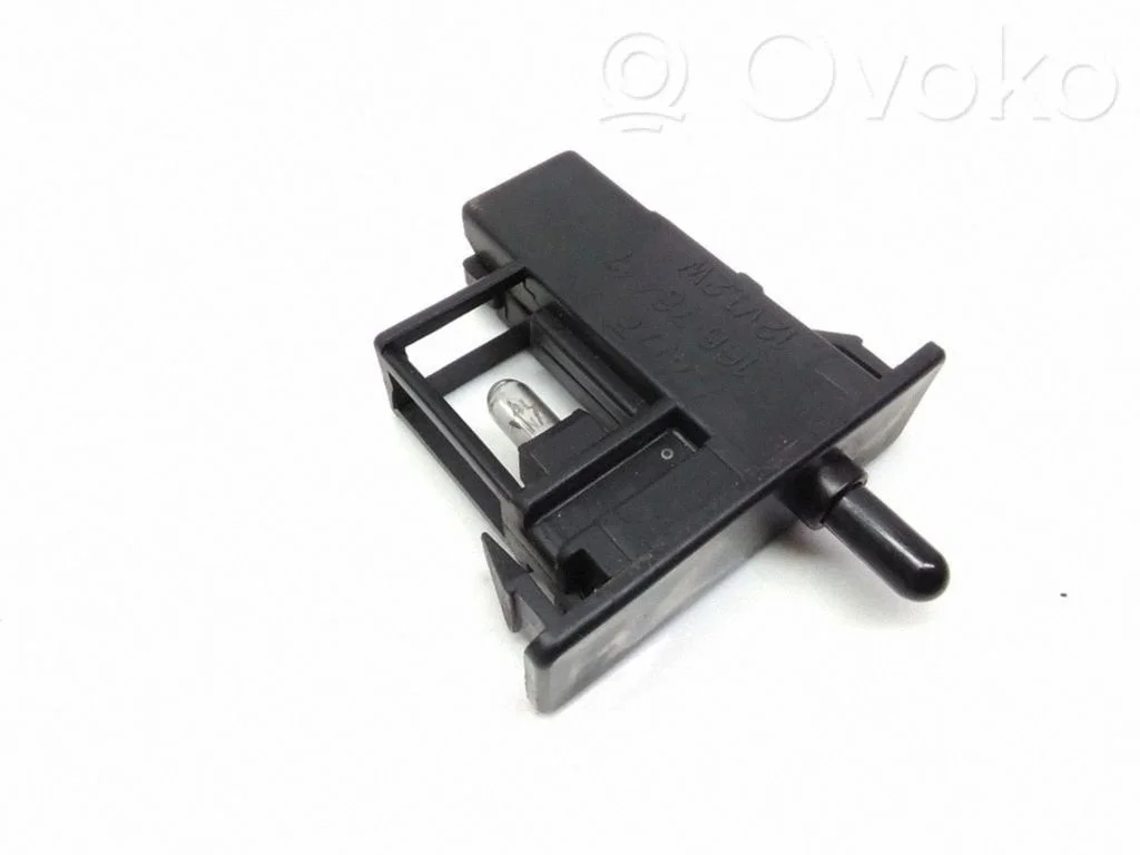 Esiistmete valgustustuli – Toyota Avensis T250 (2003-2006)