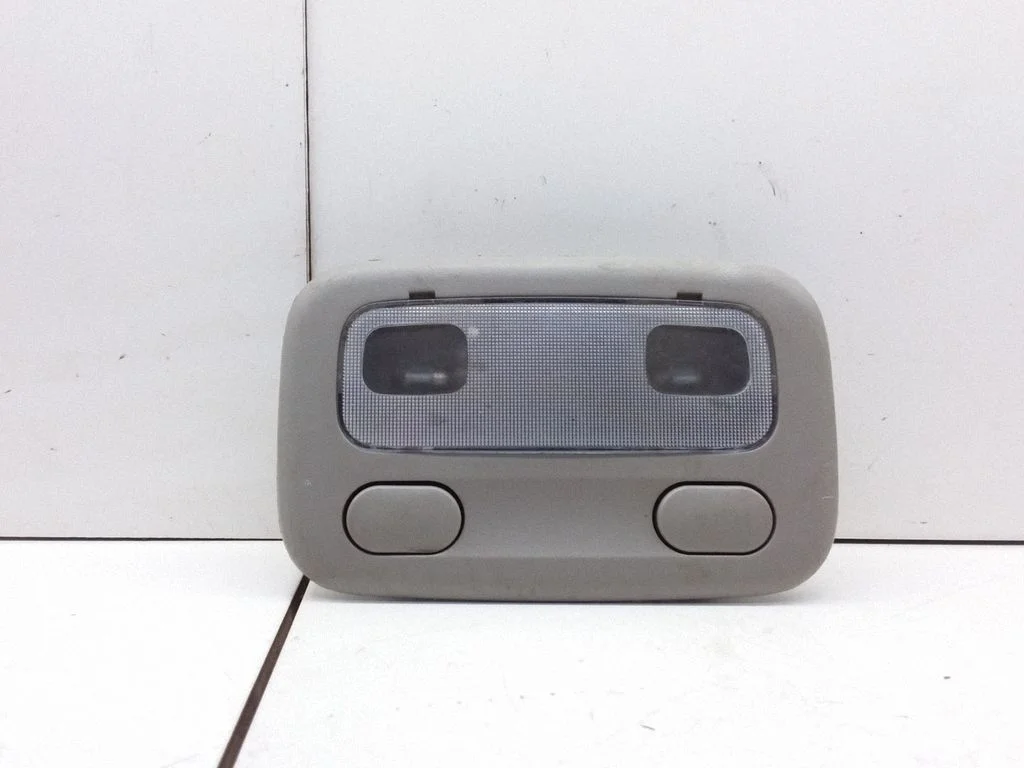 Esiistmete valgustustuli – Nissan X-Trail T30 (2001-2007)