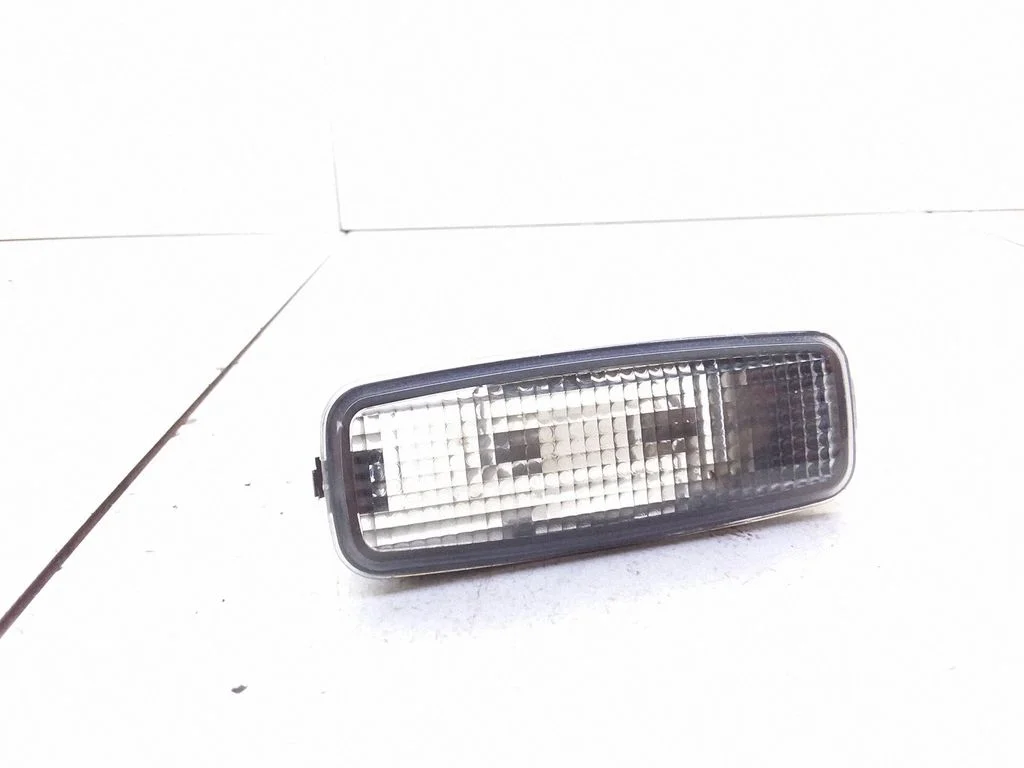 Esiistmete valgustustuli – Audi A3 S3 8L (1996-2003)