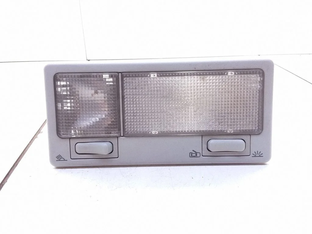 Esiistmete valgustustuli 7M0947105B