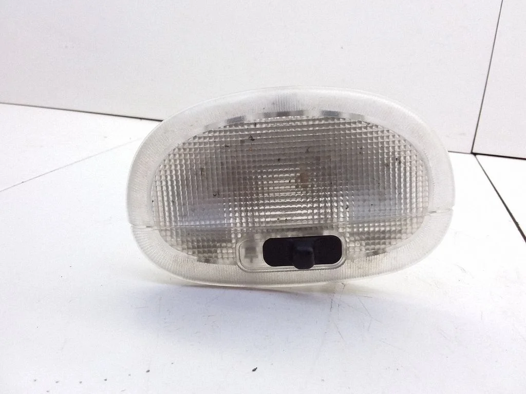 Lampka przednich siedzeń – Ford Focus (1998-2004)