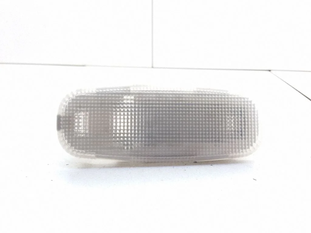 Esiistmete valgustustuli – Mercedes-Benz E-klass W211 (2002-2009)