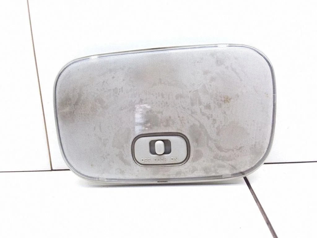 Front seat light B25D51310