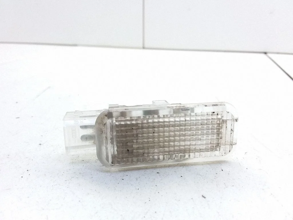 Front seat light 4B094741