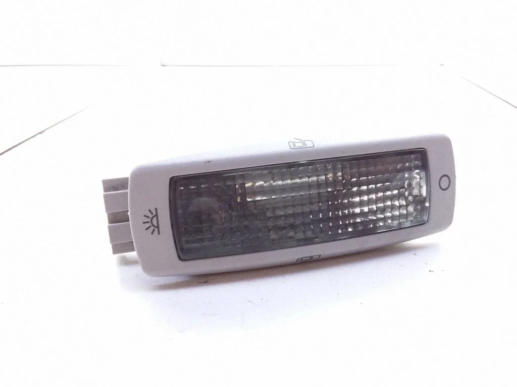 Esiistmete valgustustuli – Volkswagen Golf IV (1998-2005)