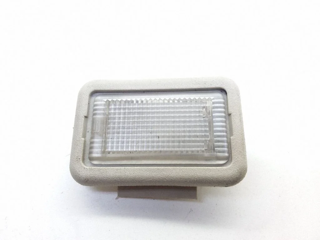 Esiistmete valgustustuli – Opel Vectra B (1996-2002)