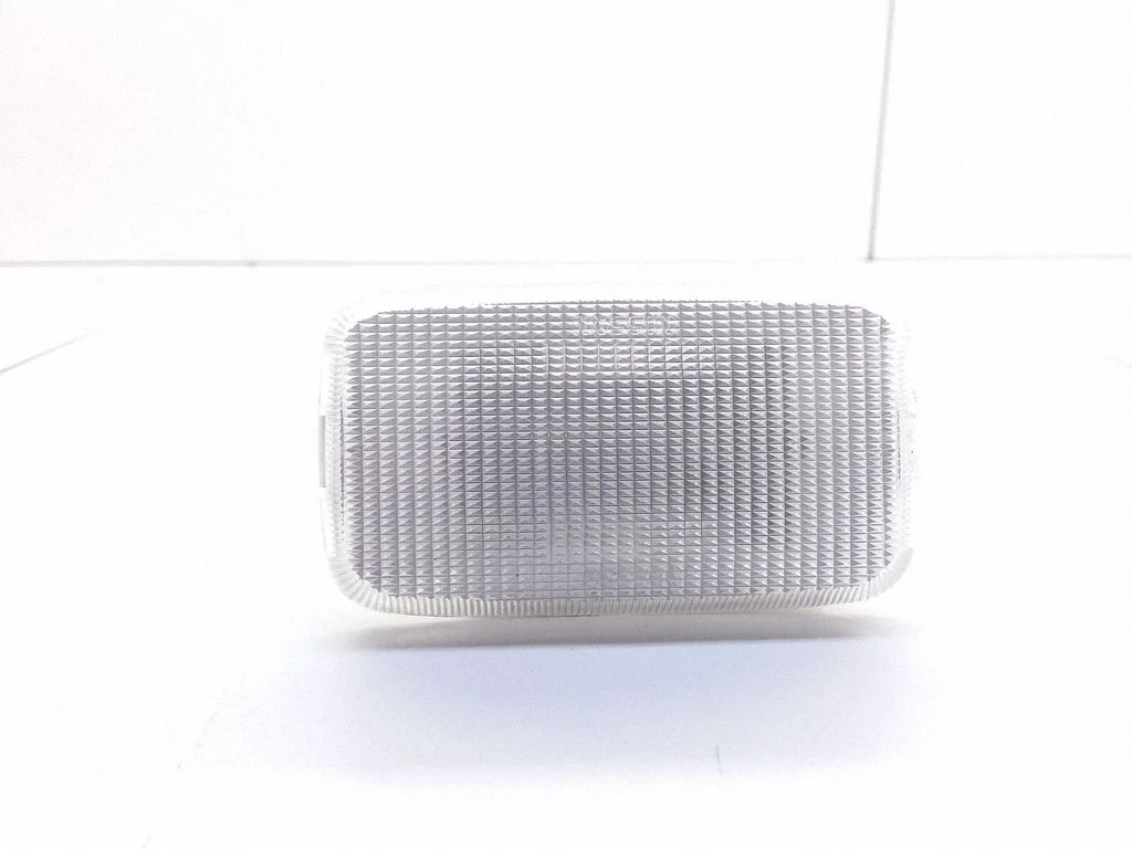 Esiistmete valgustustuli – Nissan X-Trail T30 (2001-2007)