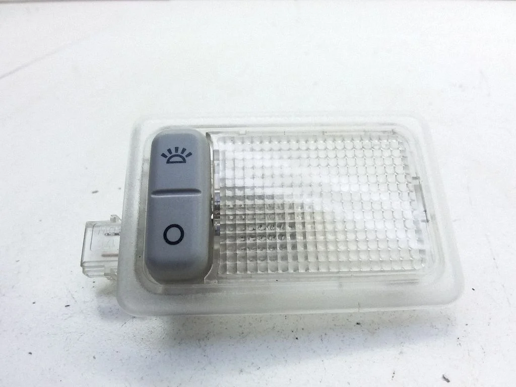 Esiistmete valgustustuli – Ford Mondeo Mk III (2000-2007)