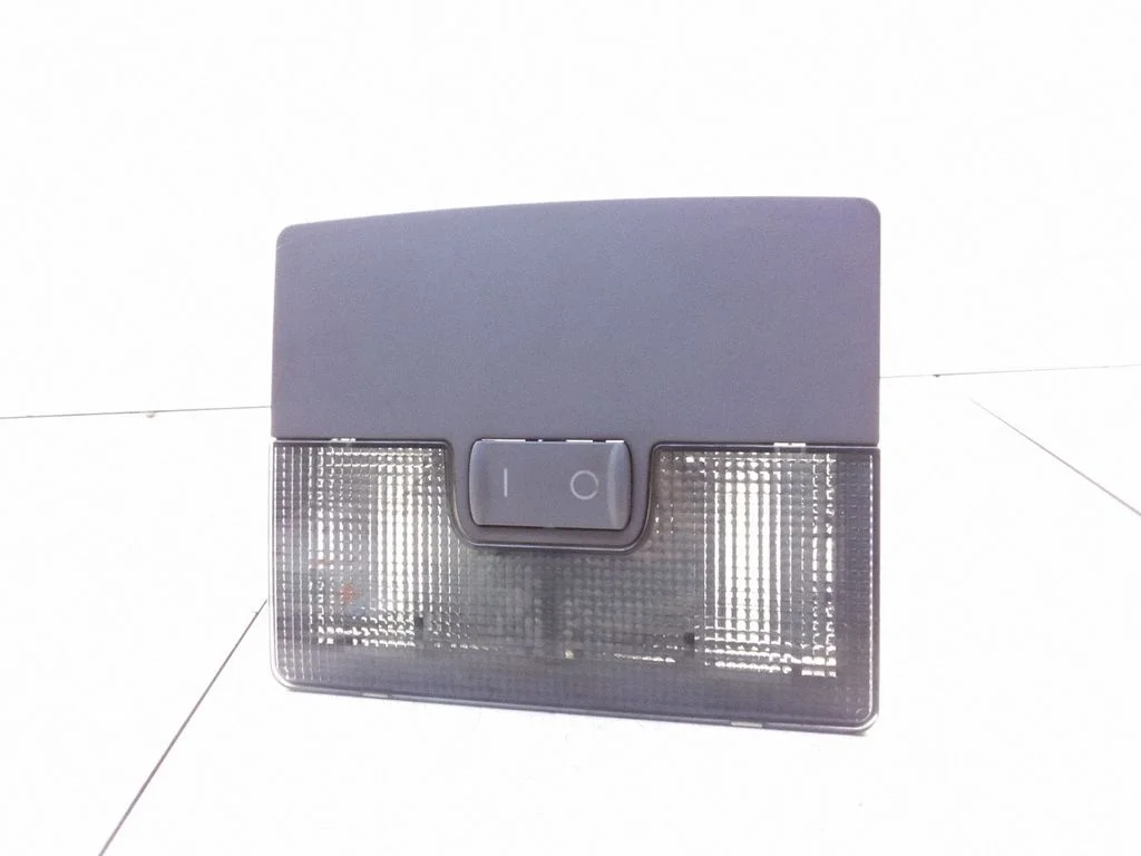 Front seat light 4B0947105