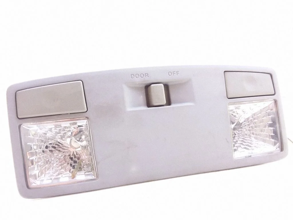 Front seat light 4H31